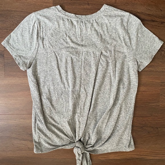 LIKE NEW • Madewell Knotted Tee - Picture 2 of 4